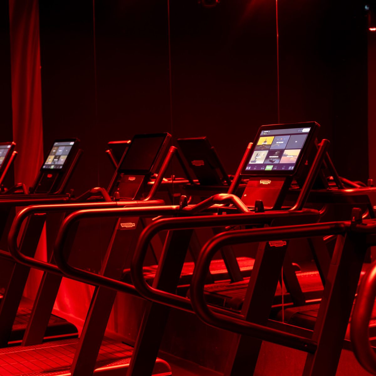 Bootcamp high-intensity training studio at Eliteness Ville Verte